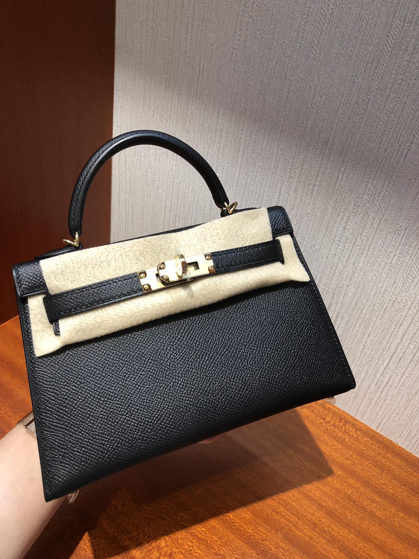 에르메스 미니 켈리백 블랙 금장 앱송